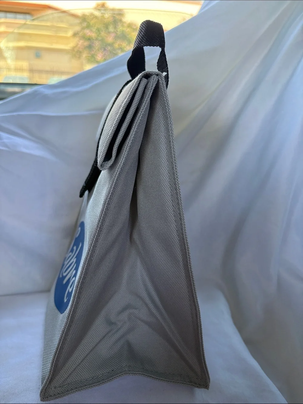 Sabre Insulated Lunch Bag - Light Gray with Blue Logo